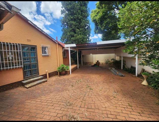 5 BEDROOM HOUSE FOR SALE IN VERWOERDPARK